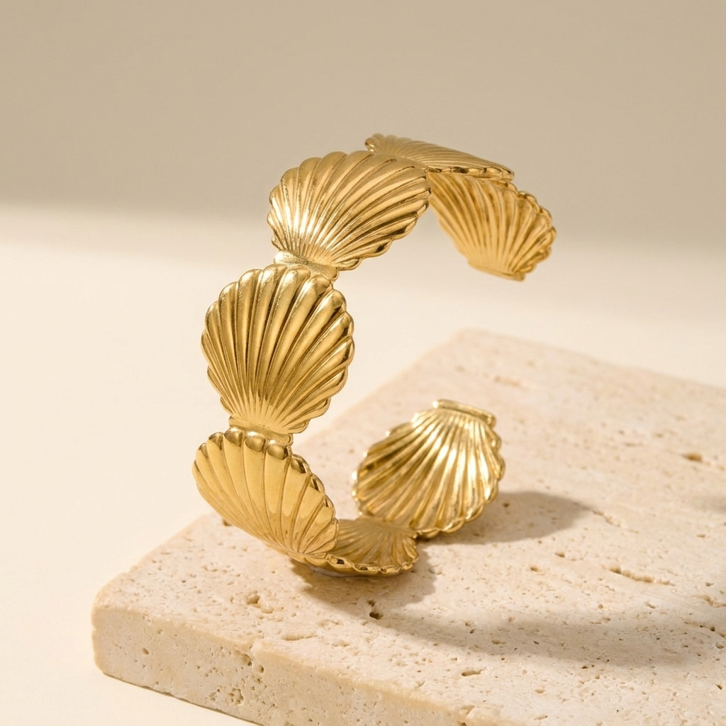 Conchiglia Shell Cuff — 18k Gold-Plated