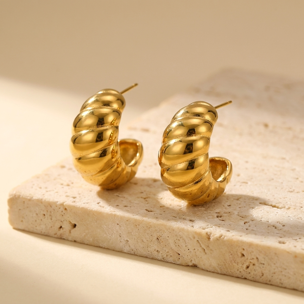 Croissant Ribbed Huggies — 18k Gold-Plated Steel